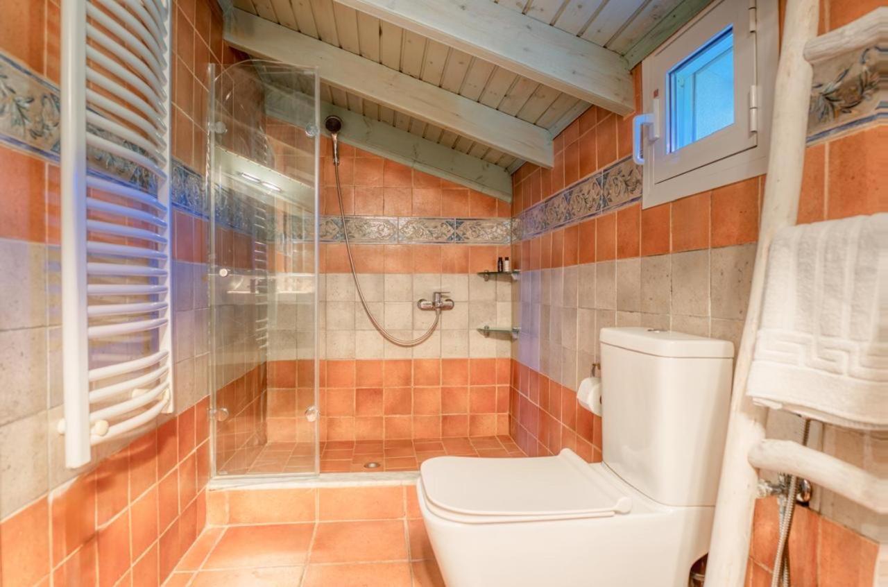 Ferienwohnung Mavres Luxury Loft Ágios Matthaíos Exterior foto