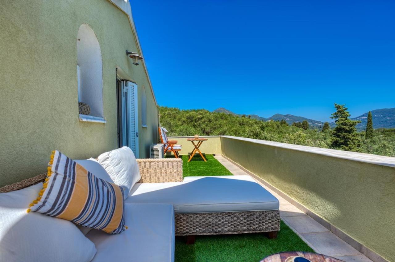Ferienwohnung Mavres Luxury Loft Ágios Matthaíos Exterior foto