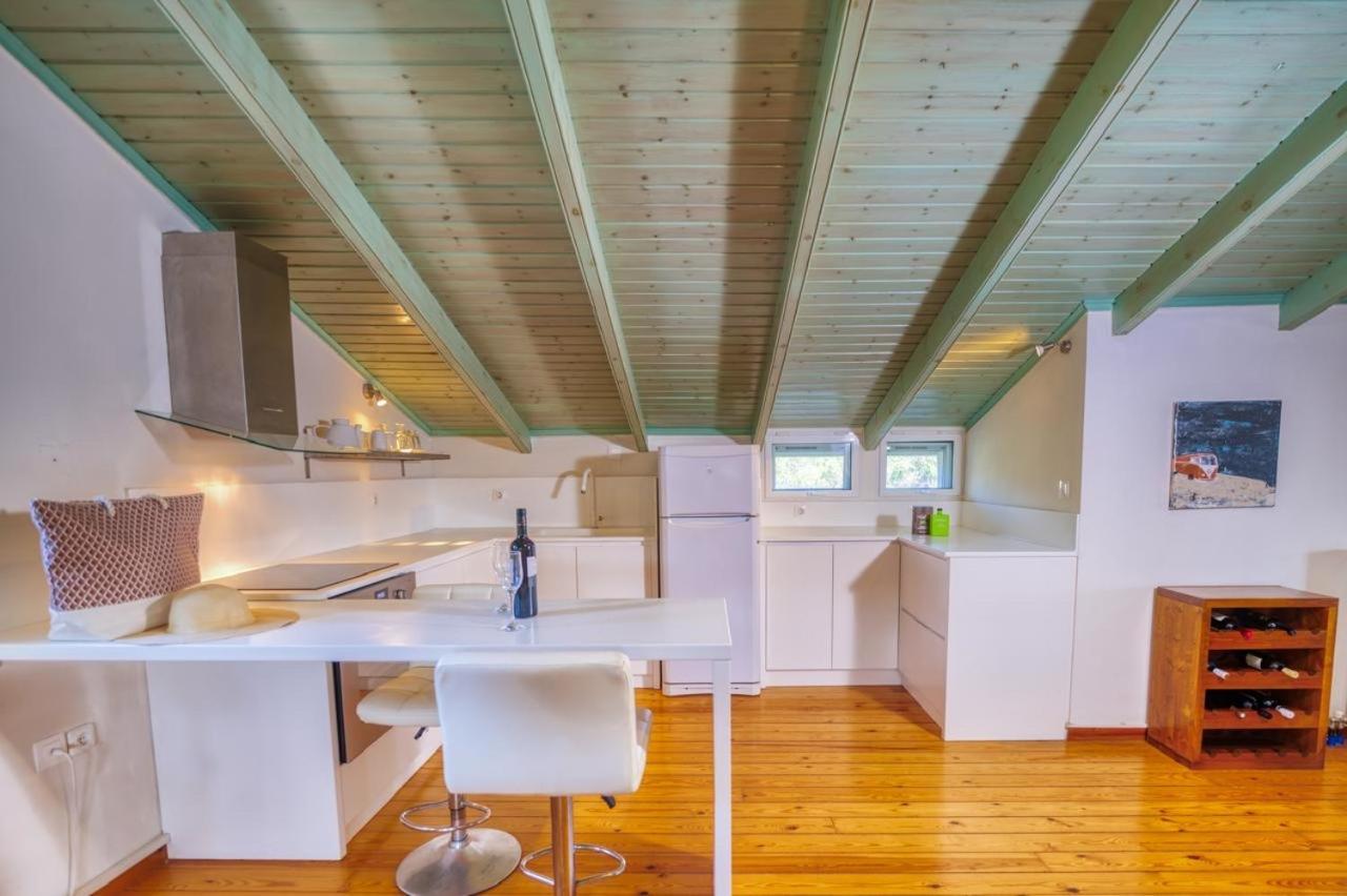 Ferienwohnung Mavres Luxury Loft Ágios Matthaíos Exterior foto